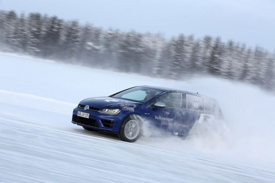  Volkswagen Golf R 5-Door 2013 года  (фото 60 из 100)